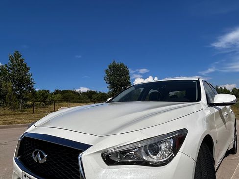 Used 2018 INFINITI Q50 Luxe w/ Essential Package (3.0T Luxe) AWD/4WD image 12