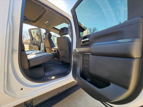 Used 2022 GMC Sierra 3500 Denali w/ Denali Ultimate Package image 13