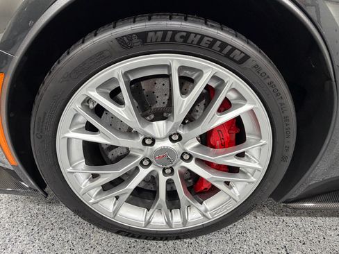 Used 2017 Chevrolet Corvette Z06 RWD image 15