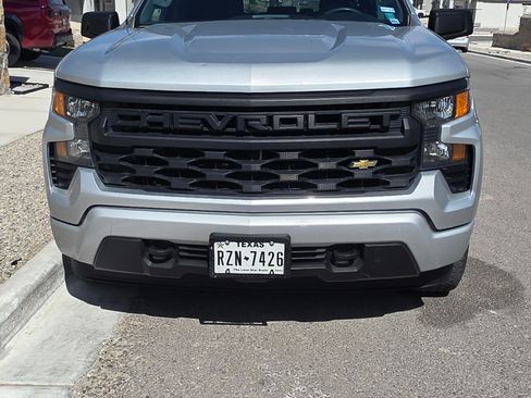 Used 2022 Chevrolet Silverado 1500 Custom image 1