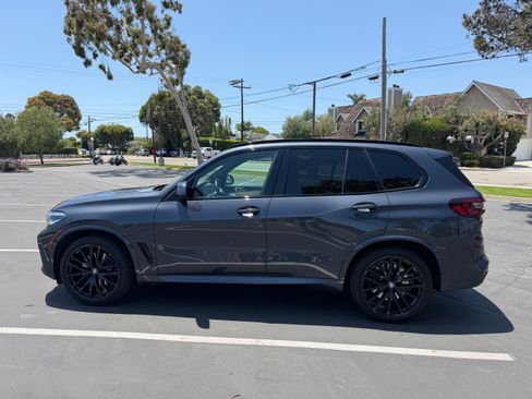 Used 2021 BMW X5 xDrive40i w/ M Sport Package AWD/4WD image 6