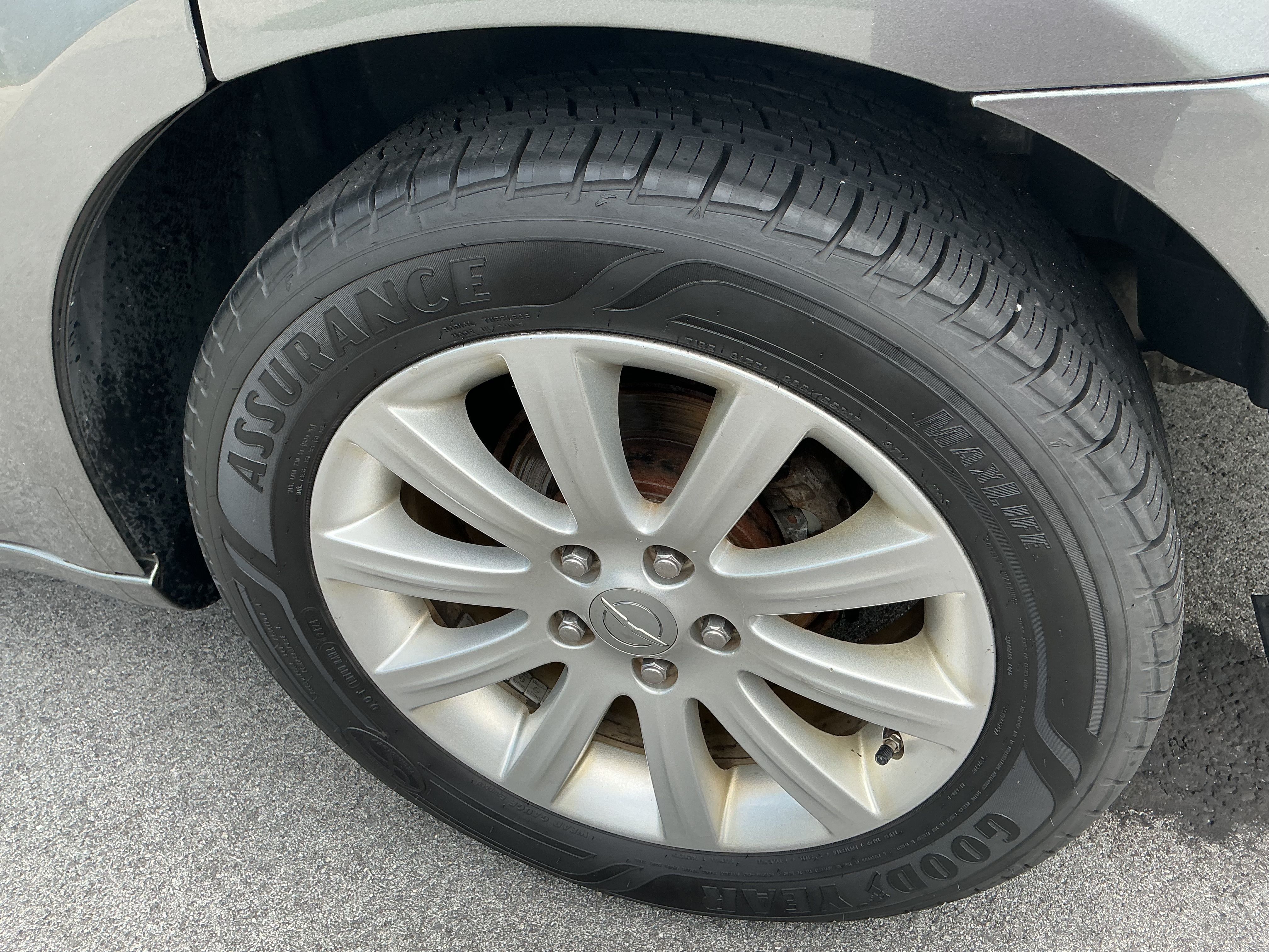 Used 2013 Chrysler 200 Touring FWD image 19