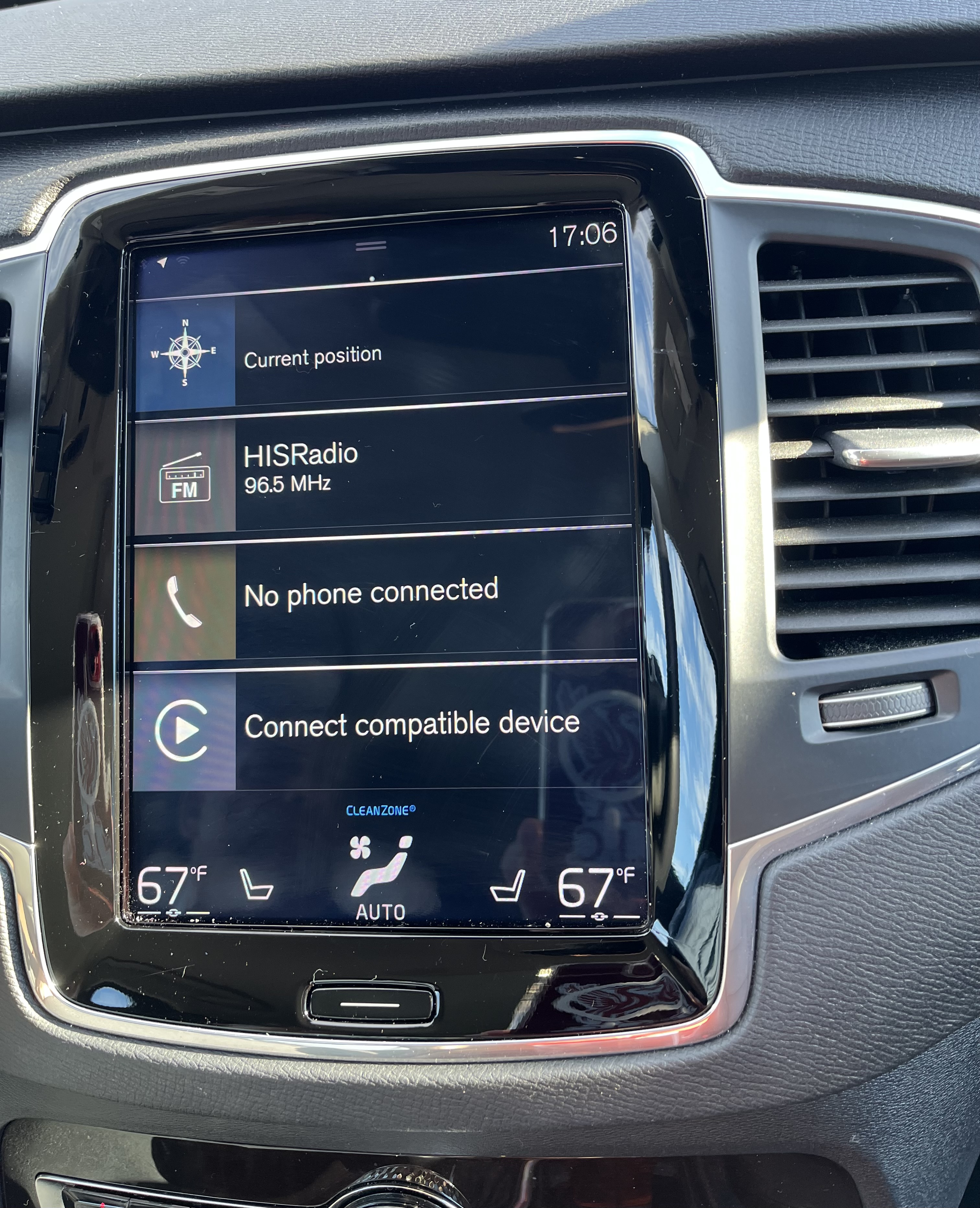 Used 2019 Volvo XC90 T6 Momentum w/ Protection Package Premier AWD/4WD image 4