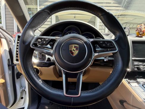 Used 2016 Porsche Cayenne AWD/4WD image 13