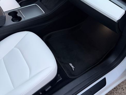 Used 2021 Tesla Model 3 Performance image 22