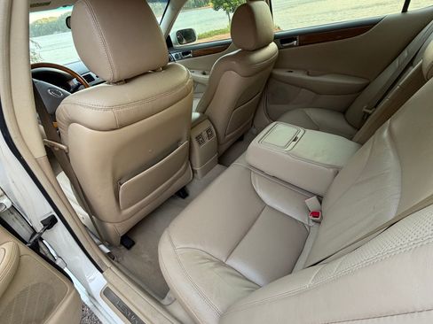 Used 2005 Lexus ES 330 w/ Preferred Accessory Pkg FWD image 8