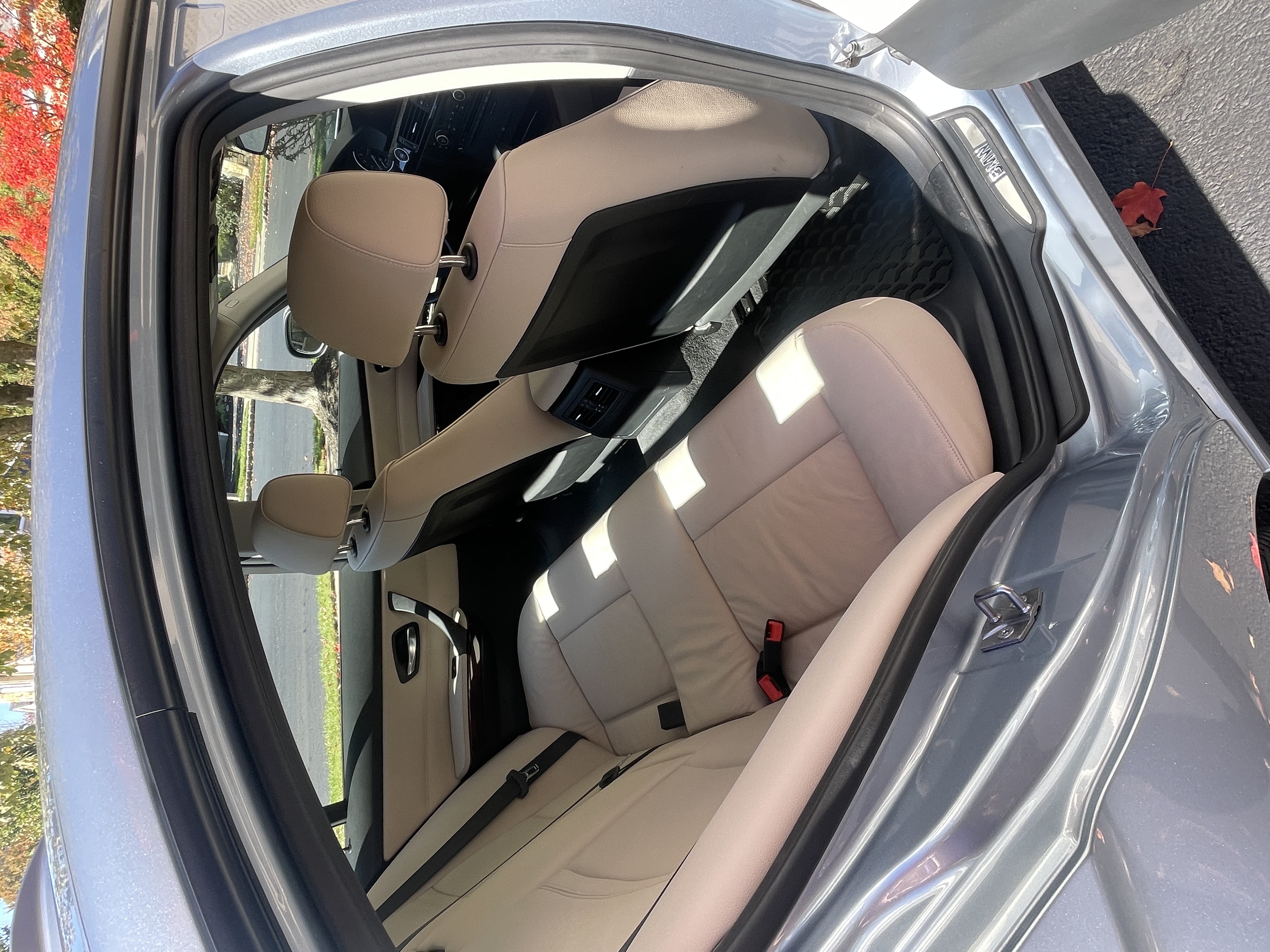 Used 2011 BMW 328i xDrive Sedan AWD/4WD image 11