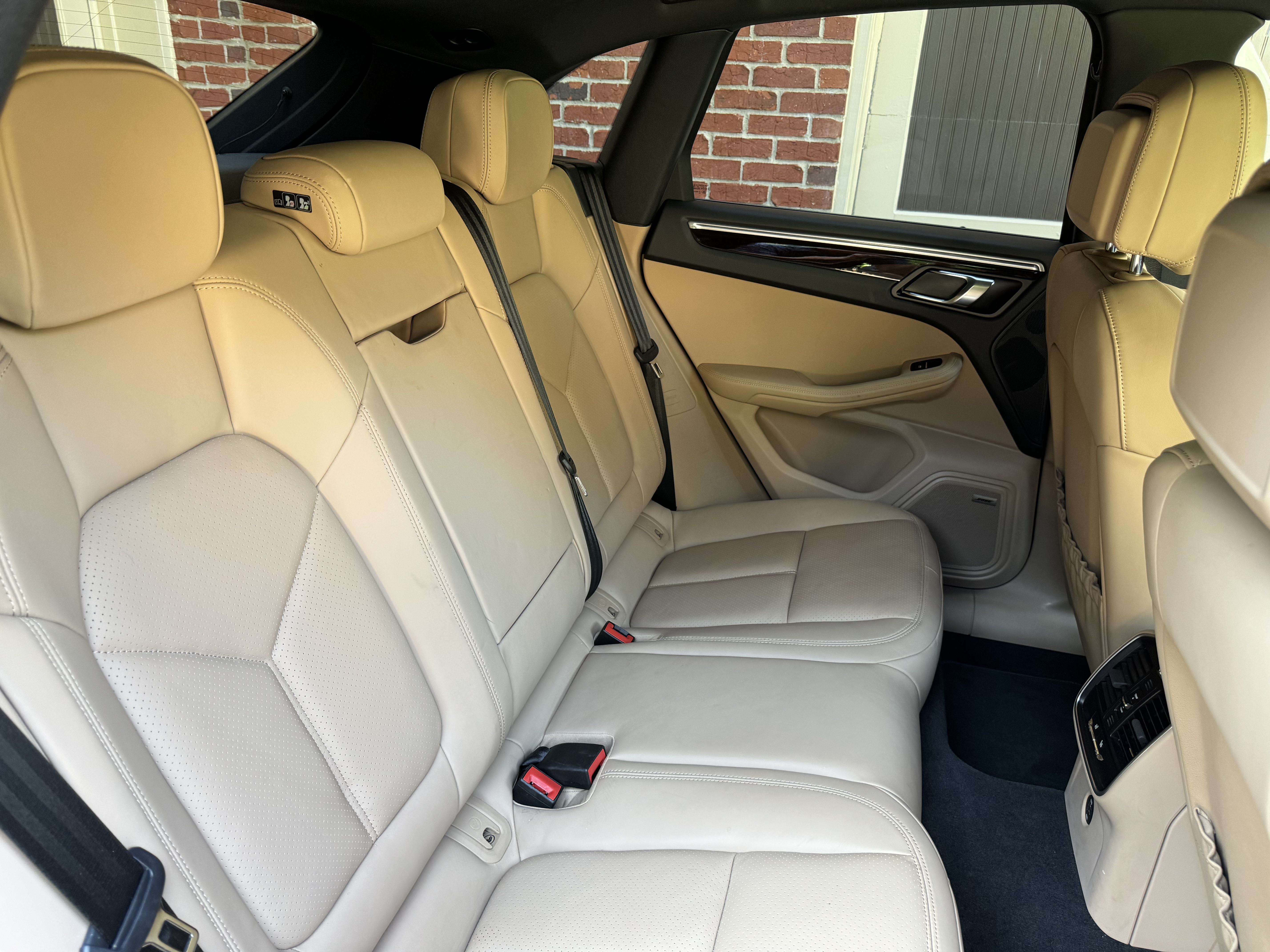Used 2019 Porsche Macan AWD/4WD image 15