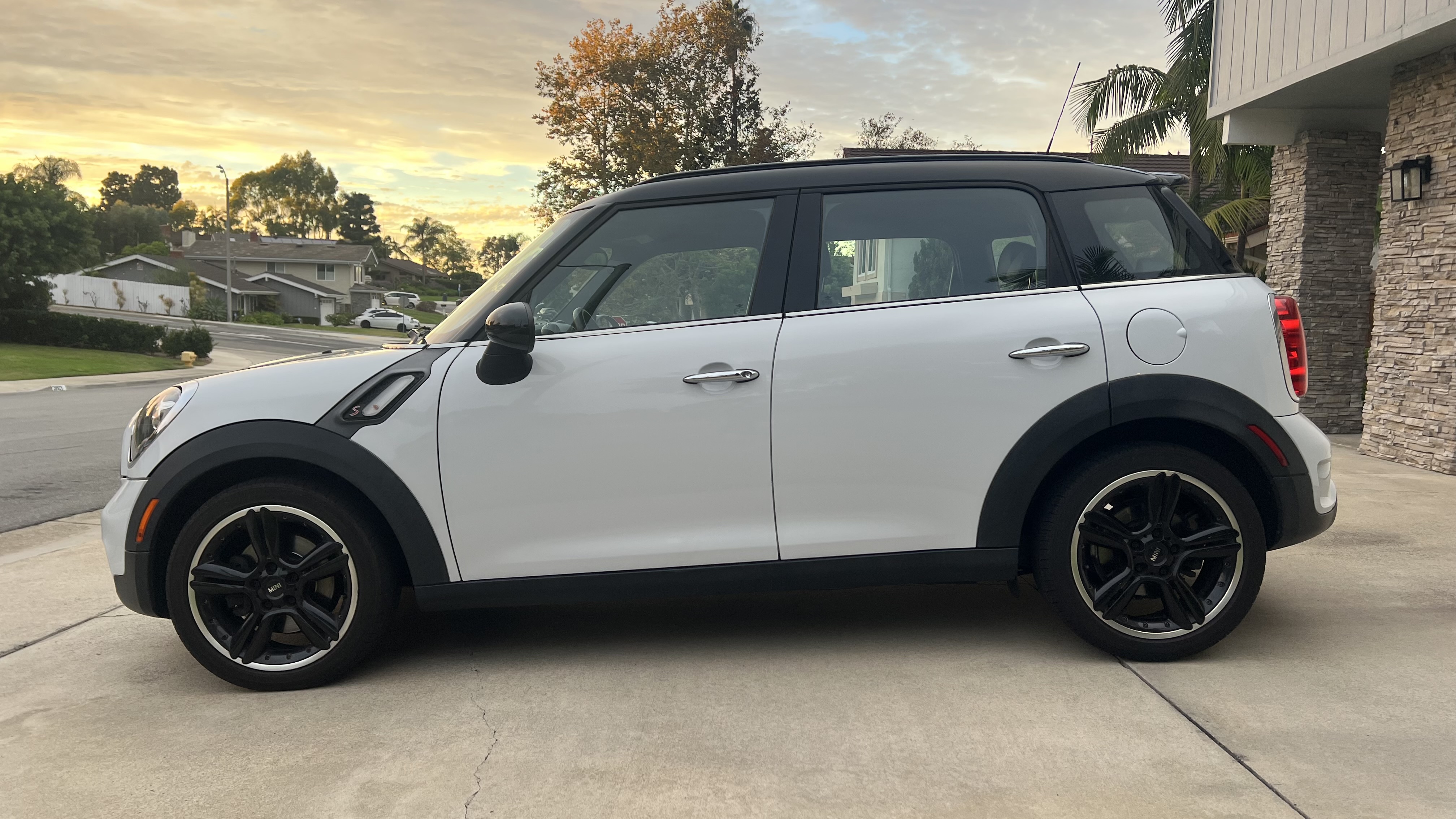 Used 2012 MINI Cooper Countryman S FWD image 4