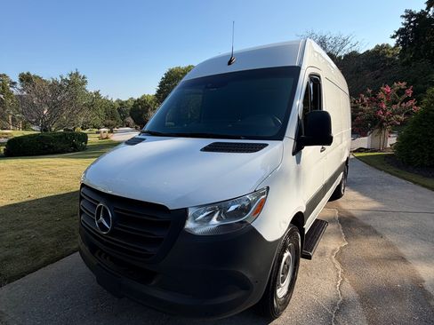 Used 2022 Mercedes-Benz Sprinter 1500 image 13