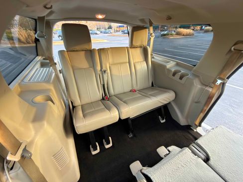 Used 2016 Ford Expedition EL Limited image 11