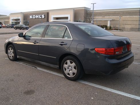 Used 2005 Honda Accord LX image 8