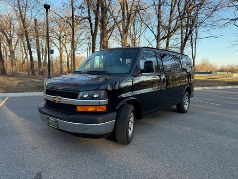 Used 2014 Chevrolet Express 1500 image 12