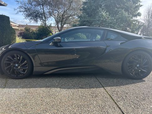 Used 2016 BMW i8 image 2