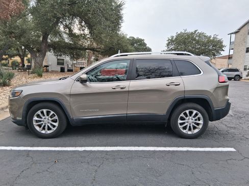 Used 2019 Jeep Cherokee Latitude w/ Popular Appearance Group image 5