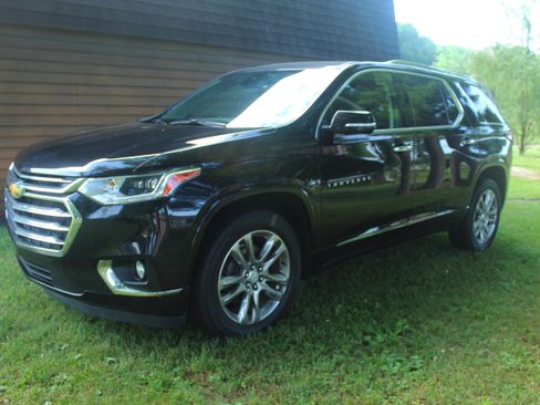 Used 2020 Chevrolet Traverse High Country w/ LPO, Floor Liner Package AWD/4WD image 1