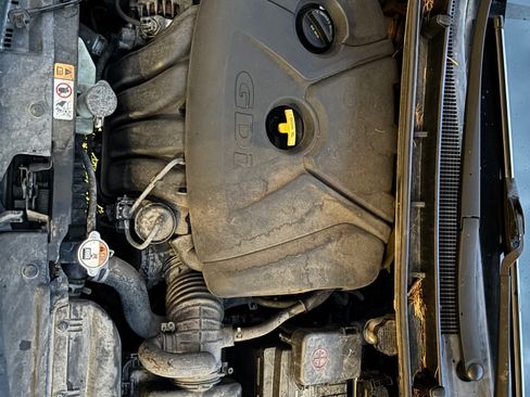 Used 2016 Hyundai Elantra GT image 11