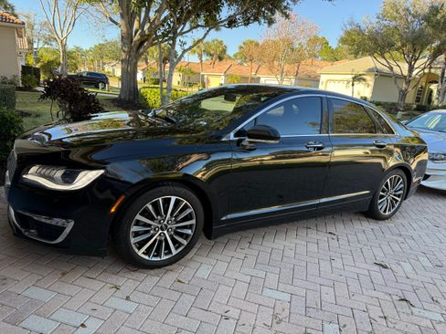 Used 2017 Lincoln MKZ Select image 2