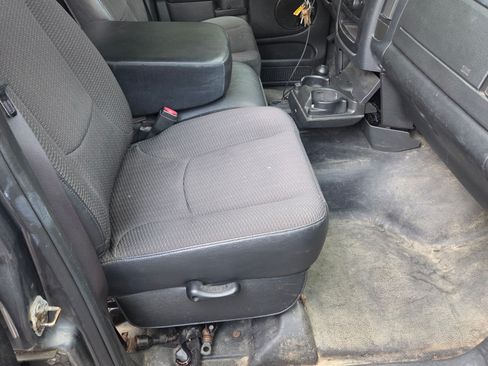 Used 2004 Dodge Ram 1500 Truck ST image 8