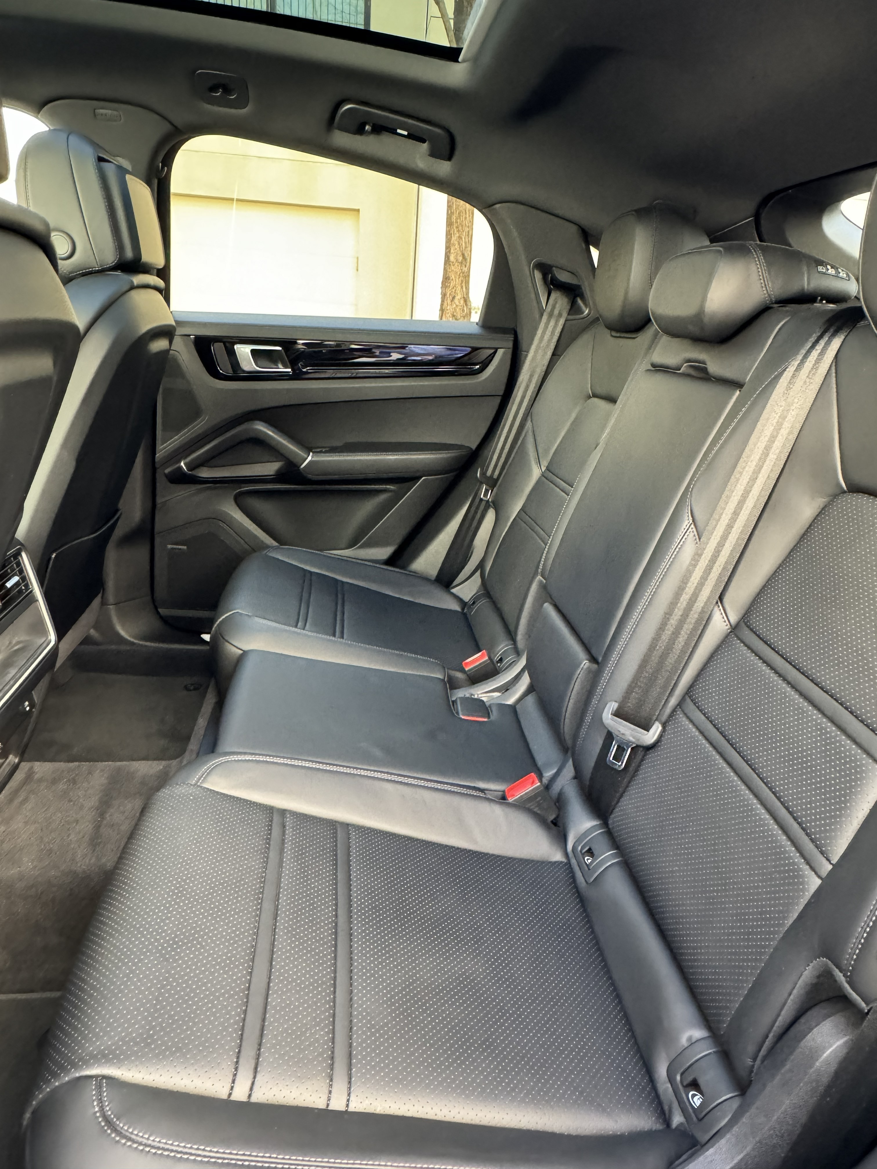 Used 2023 Porsche Cayenne Coupe AWD/4WD image 14