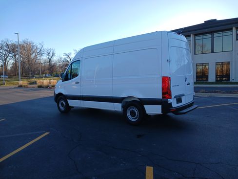 Used 2020 Mercedes-Benz Sprinter 2500 image 15