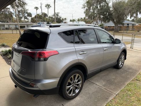 Used 2017 Toyota RAV4 Limited image 15