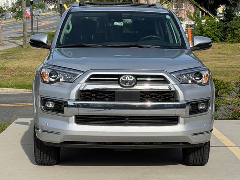 Used 2024 Toyota 4Runner Limited AWD/4WD image 4