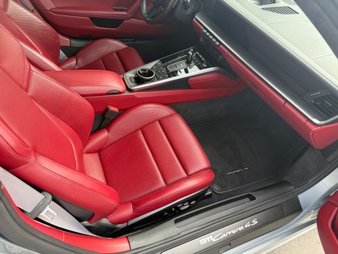 Used 2020 Porsche 911 Carrera 4S image 24