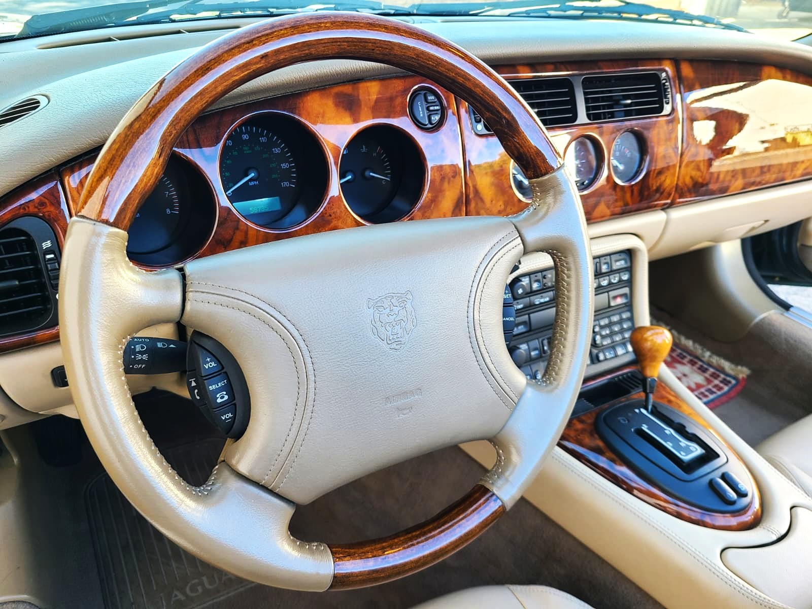 Used 1998 Jaguar XK8 Convertible RWD image 15