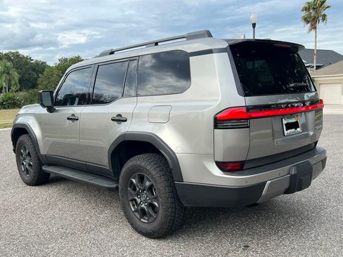 Used 2024 Lexus GX 550 AWD/4WD image 5