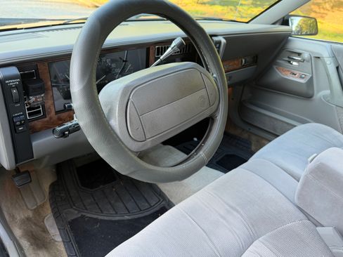 Used 1995 Buick Century Custom image 6