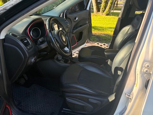 Used 2017 Jeep Compass Trailhawk AWD/4WD image 1