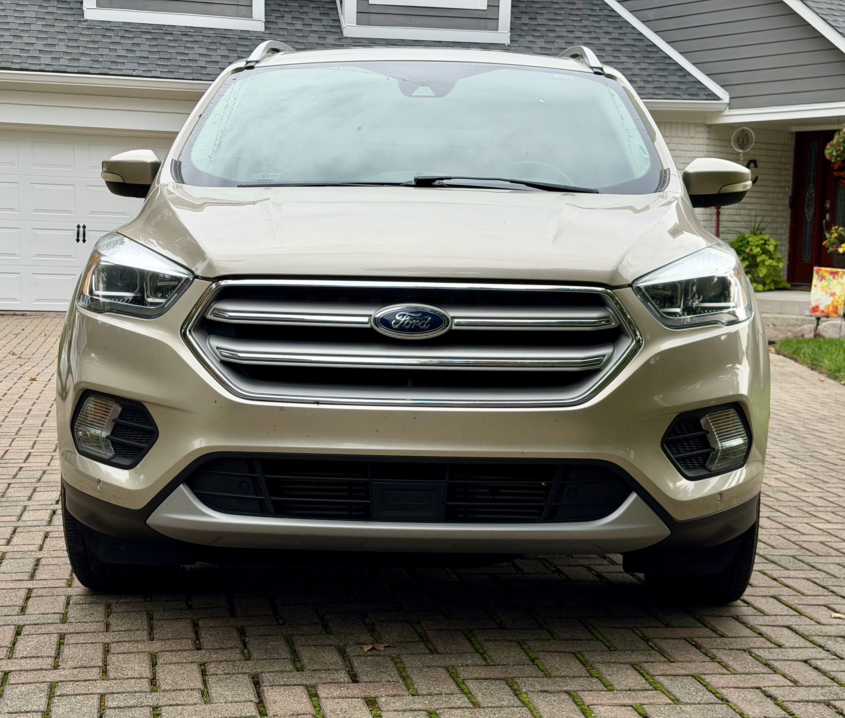 Used 2018 Ford Escape Titanium w/ Ford Safe & Smart Package AWD/4WD image 14
