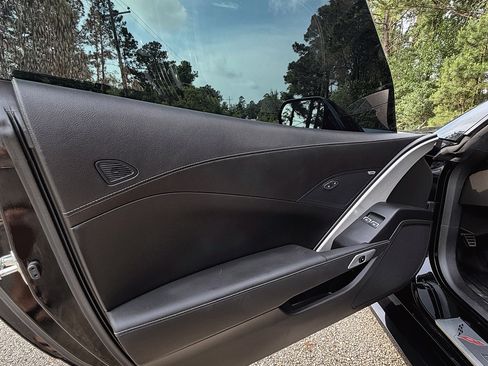 Used 2019 Chevrolet Corvette Z06 RWD image 10