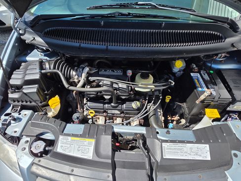 Used 2006 Chrysler Town & Country w/ Popular Equipment Group I image 19