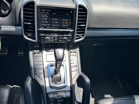 Used 2013 Porsche Cayenne GTS AWD/4WD image 8