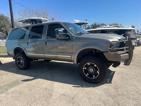 Used 2003 Ford Excursion Limited image 2