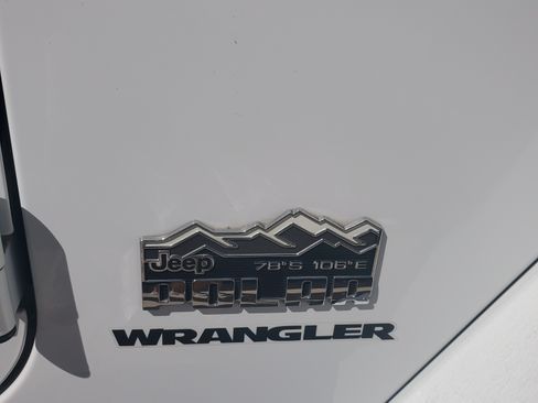 Used 2014 Jeep Wrangler Unlimited Sahara image 13