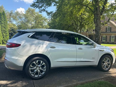 Used 2018 Buick Enclave Avenir w/ Trailering Package AWD/4WD image 2