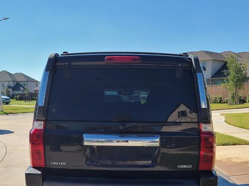 Used 2010 Jeep Commander Limited image 4