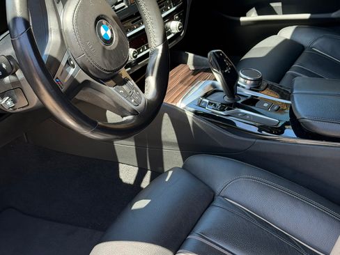 Used 2019 BMW M550i xDrive AWD/4WD image 19