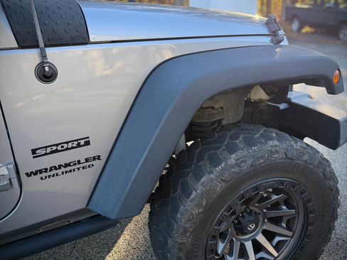 Used 2017 Jeep Wrangler Unlimited Sport w/ Connectivity Group image 5