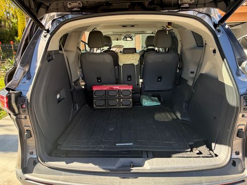 Used 2021 Toyota Sienna XLE image 10