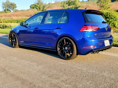 Used 2019 Volkswagen Golf 4-Door image 6