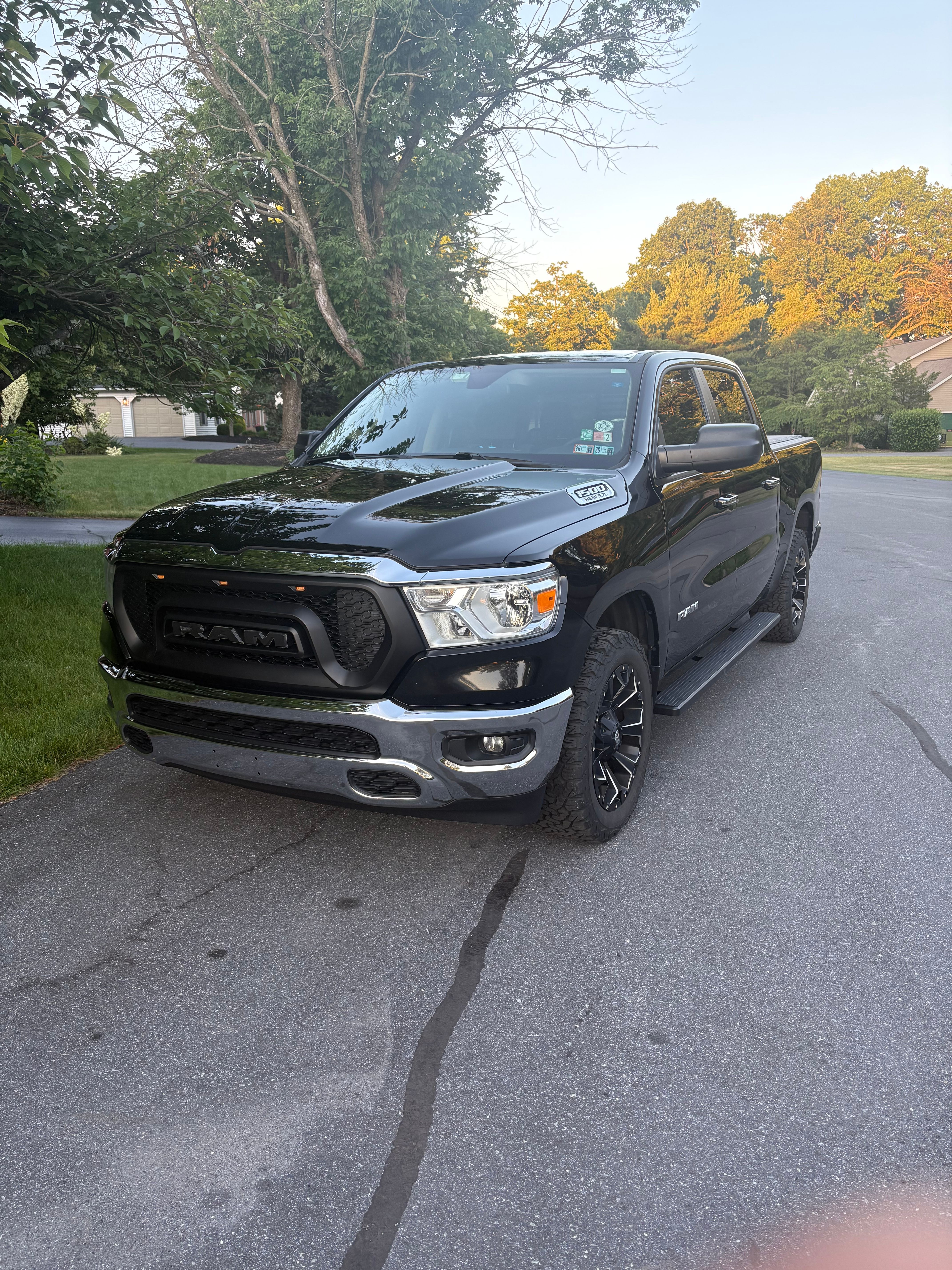Used 2019 RAM 1500 Big Horn AWD/4WD image 1