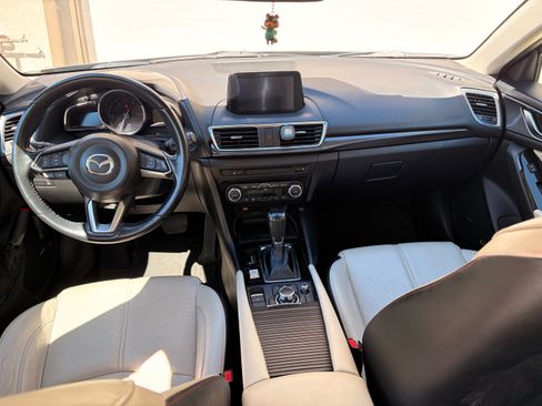 Used 2018 MAZDA MAZDA3 Grand Touring image 13