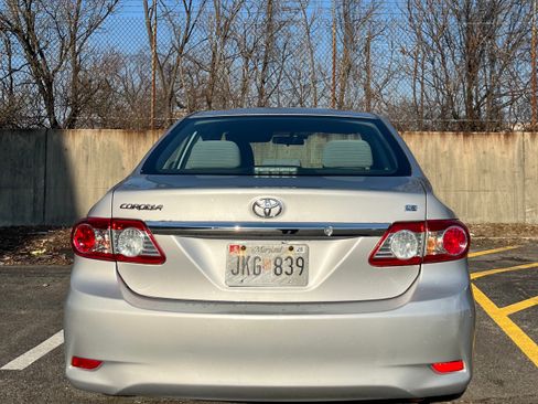 Used 2011 Toyota Corolla LE image 4