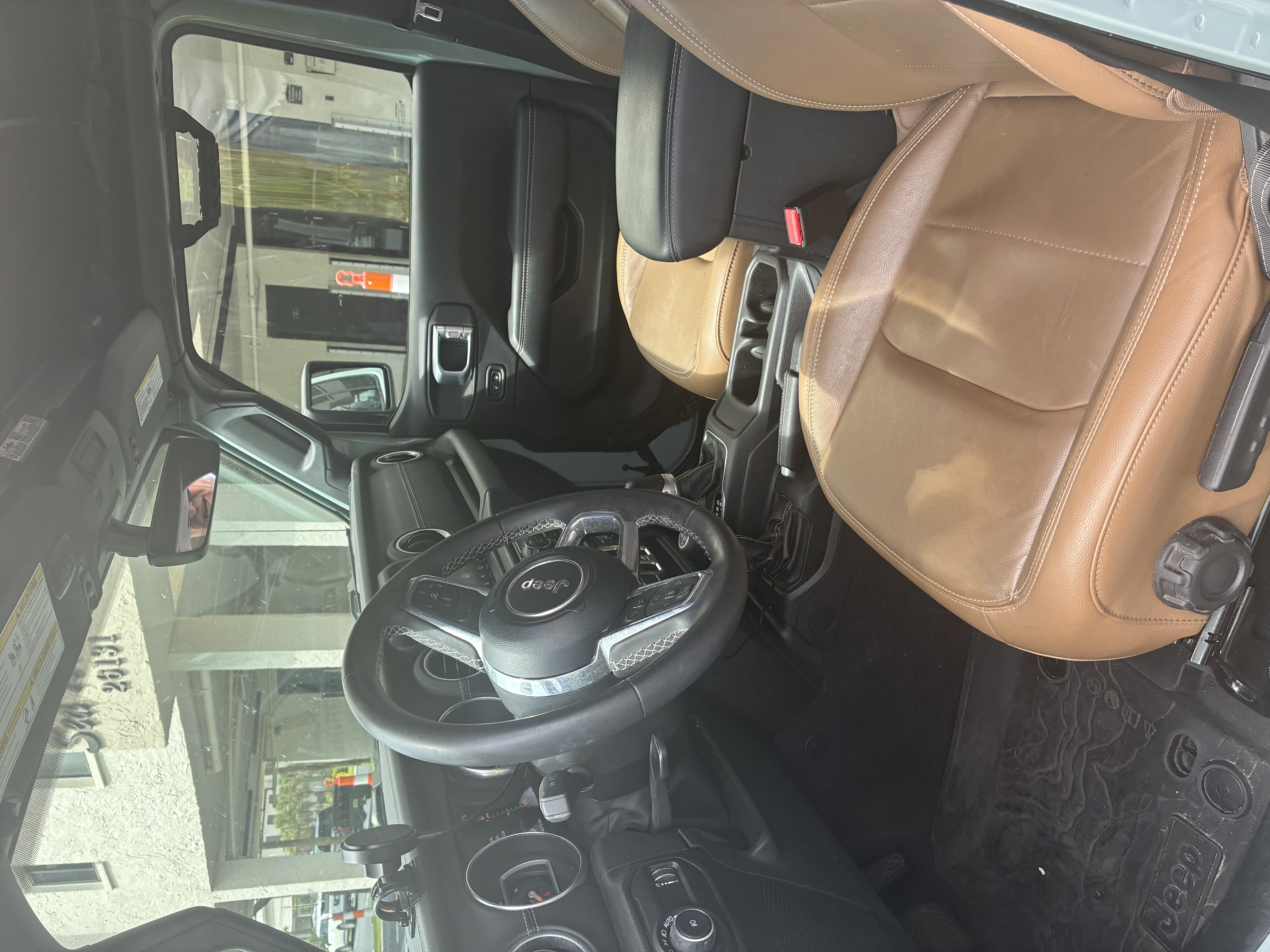 Used 2023 Jeep Wrangler Unlimited Sahara w/ LED Lighting Group AWD/4WD image 4