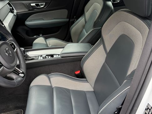 Used 2020 Volvo V60 T6 R-Design w/ Advanced Package image 9