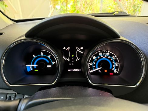 Used 2013 Toyota Highlander Hybrid Sport Utility 4D image 16